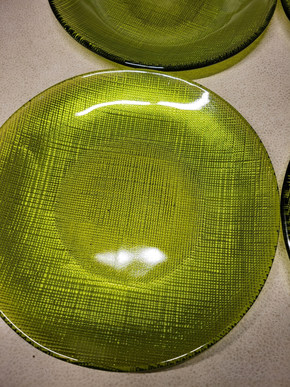 Vintage Anchor Hocking Soreno Avocado Green  8 1/2 Inch Glass Plates - Set of 6 - Picture 4 of 7